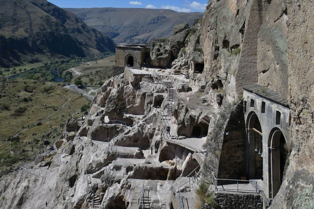 Georgia Travel Guide - vardzia